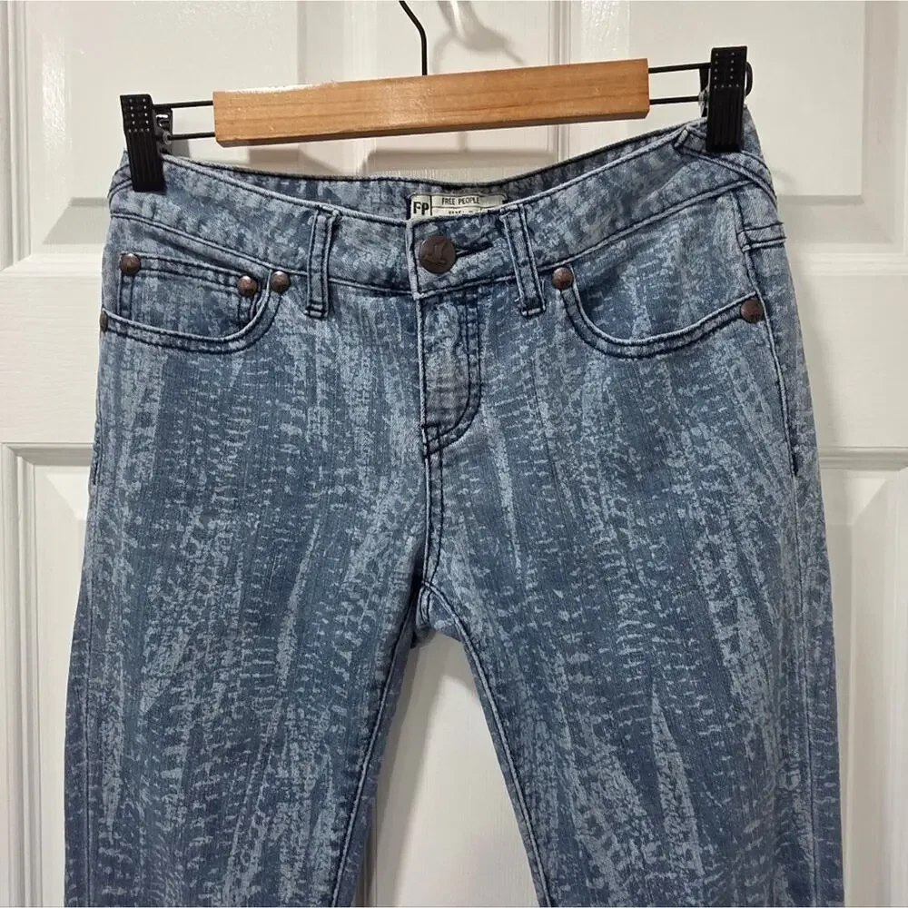 Free People Ankle Zip Skinny Jeans Reptile Snake Print Acid Wash, Size 26